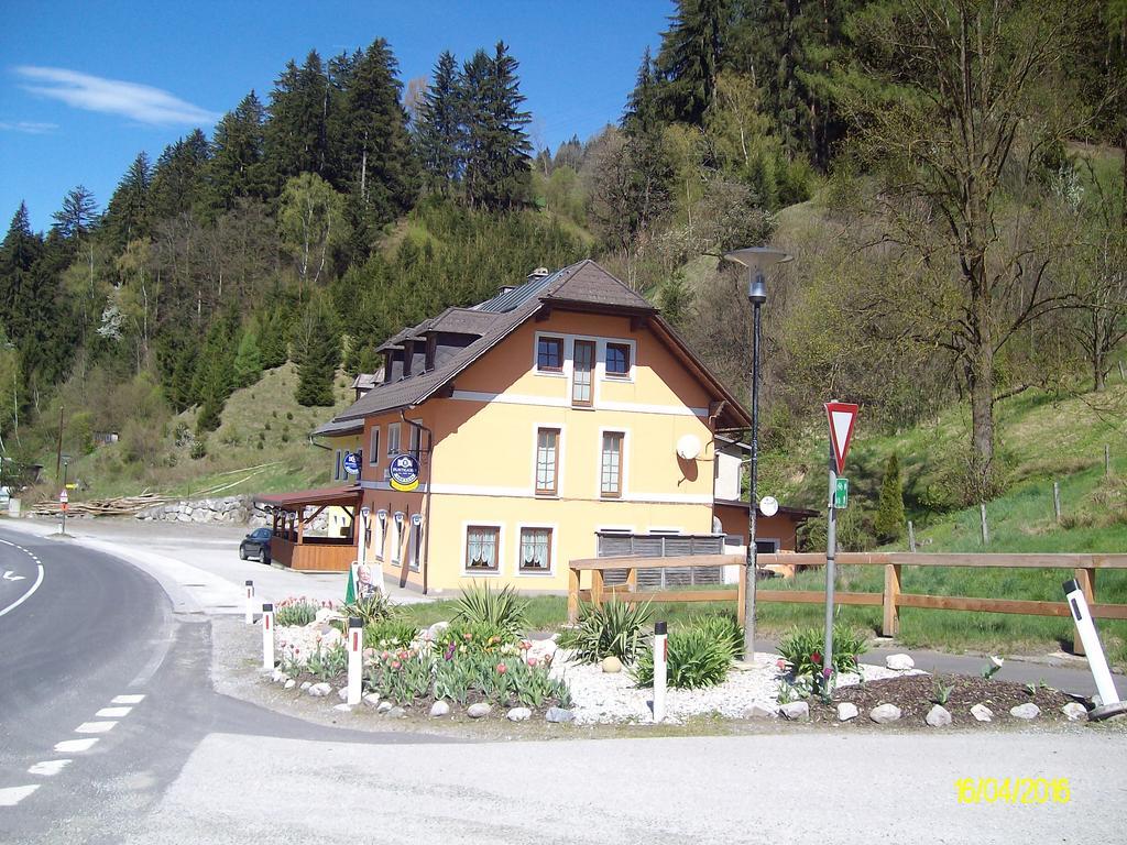 Gasthaus Zur Melzen Versbichl Exterior foto