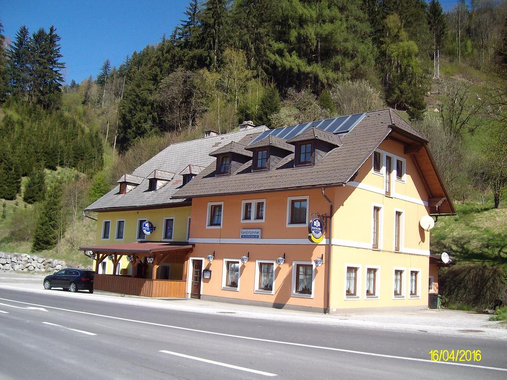 Gasthaus Zur Melzen Versbichl Exterior foto